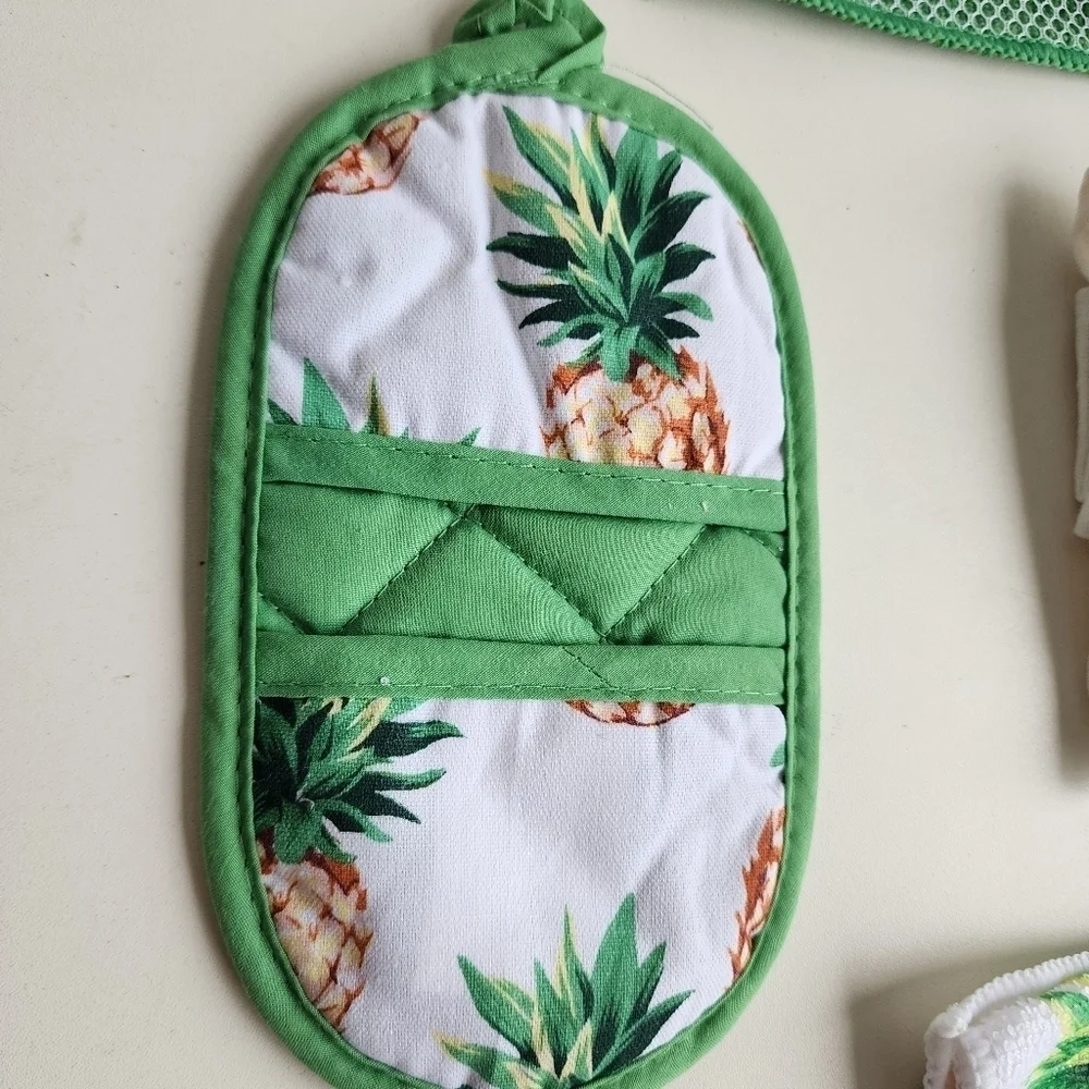 New Kitchen Towel Gift Set Pineapple Design Green & White 7 pc set packaging